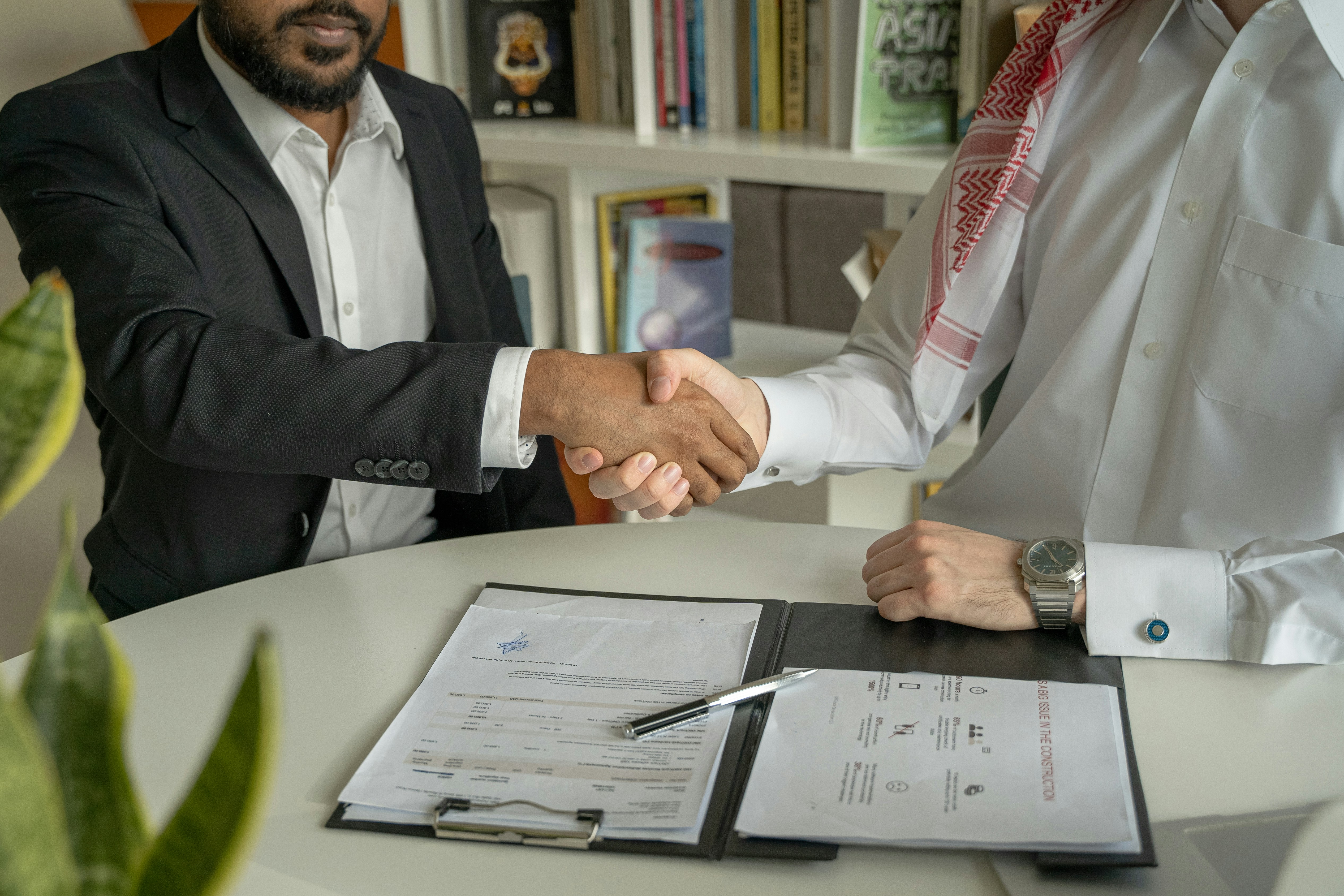 Contrato Comercial + Cuadro Fiscal